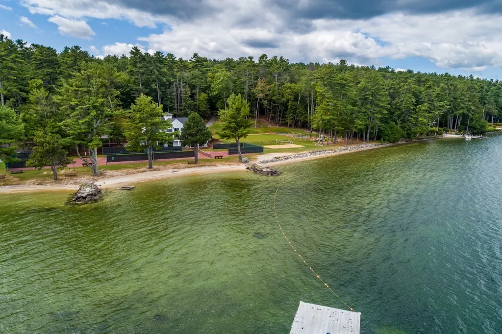 11 Sturrock Place Gilford NH 03249