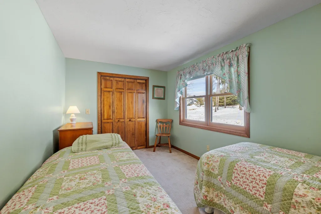 22 Mohawk Trail Bridgewater NH 03222
