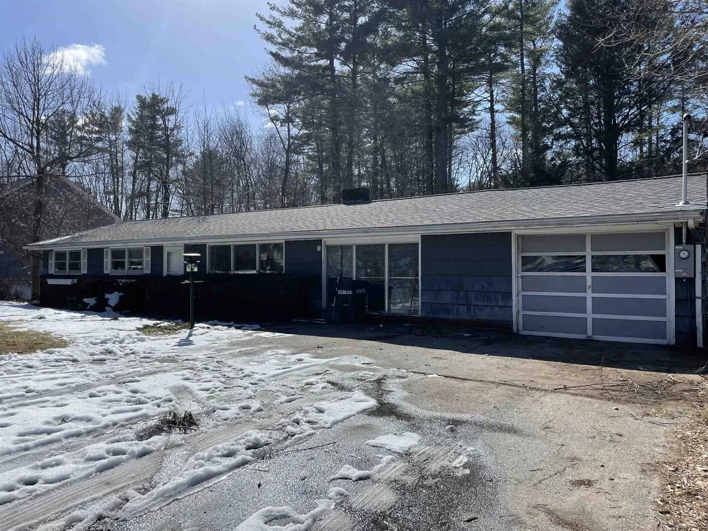 129 N Policy Street Salem NH 03079