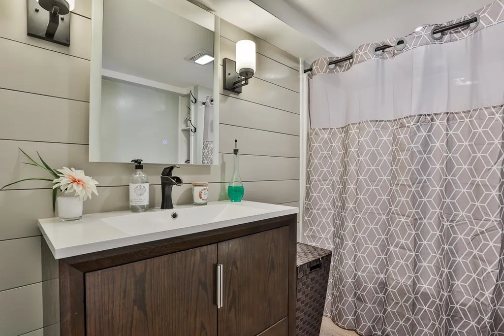 59 Oak Street Milford NH 03055