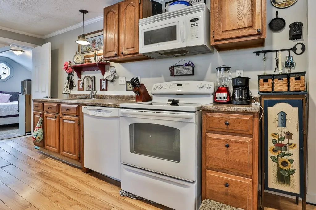 59 Oak Street Milford NH 03055