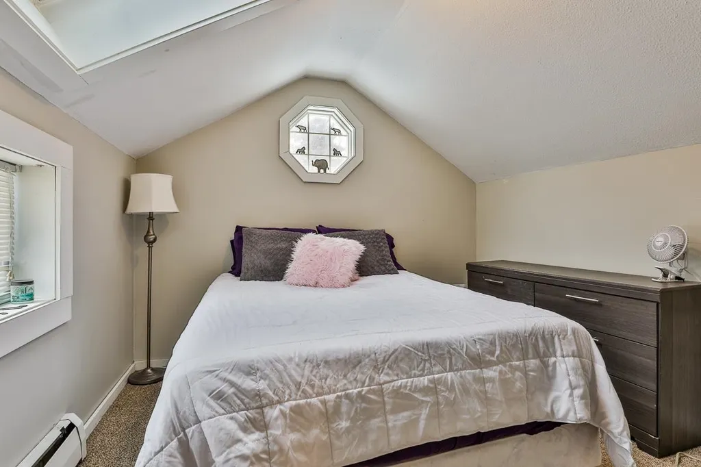 59 Oak Street Milford NH 03055