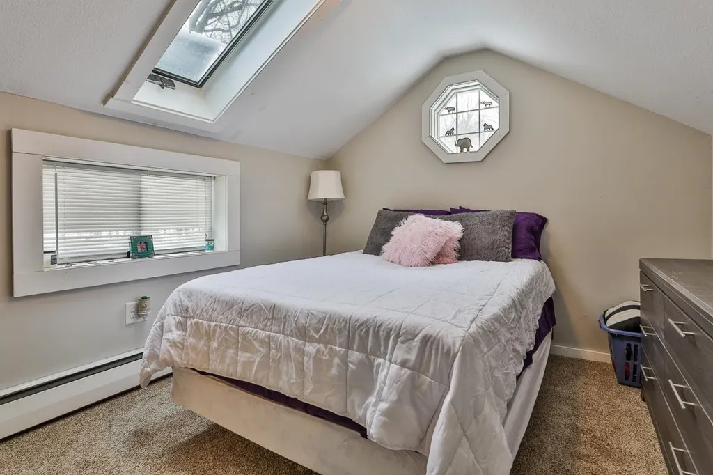 59 Oak Street Milford NH 03055