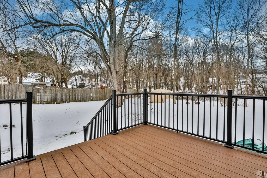 59 Oak Street Milford NH 03055
