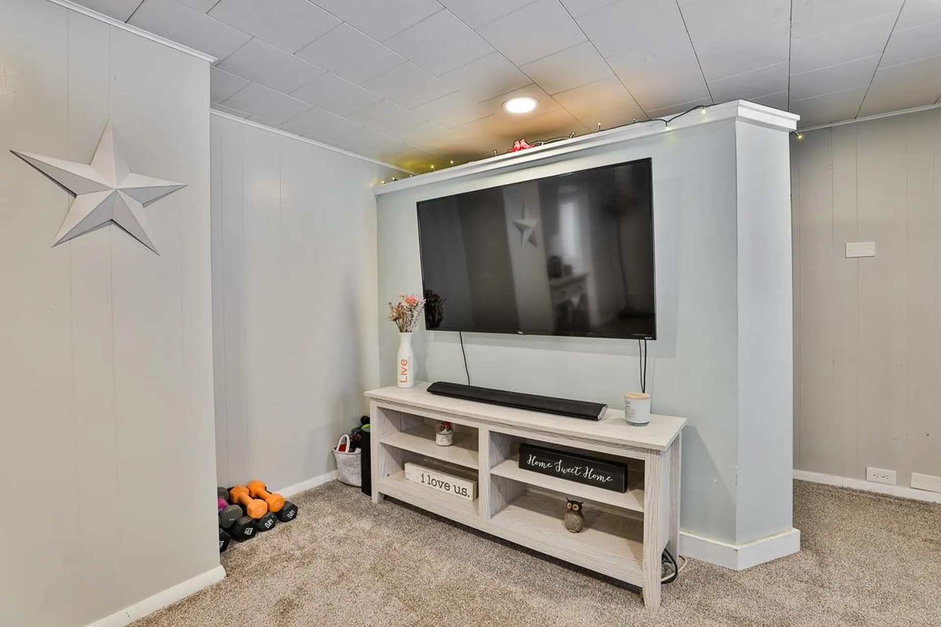 59 Oak Street Milford NH 03055