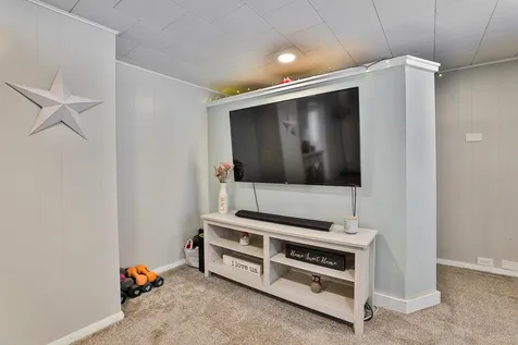 59 Oak Street Milford NH 03055
