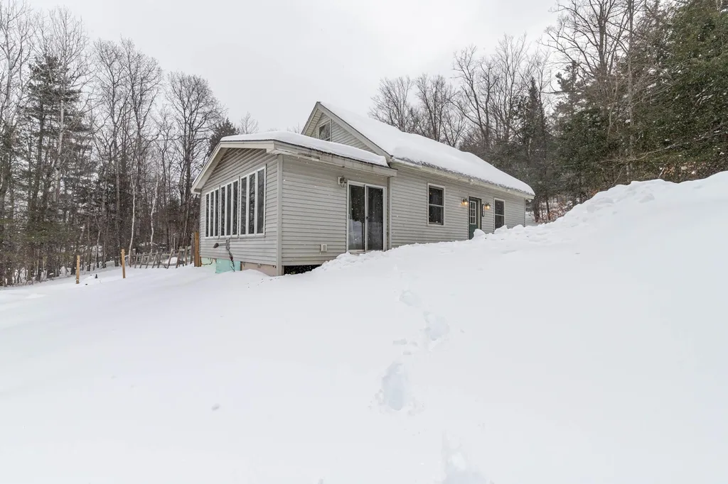 15 Manchester Drive Lebanon NH 03766