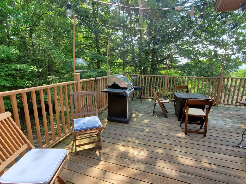 30 Dorset Lane Lebanon NH 03766