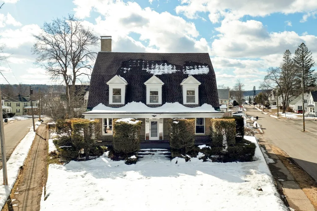 14 Whipple Avenue Laconia NH 03246