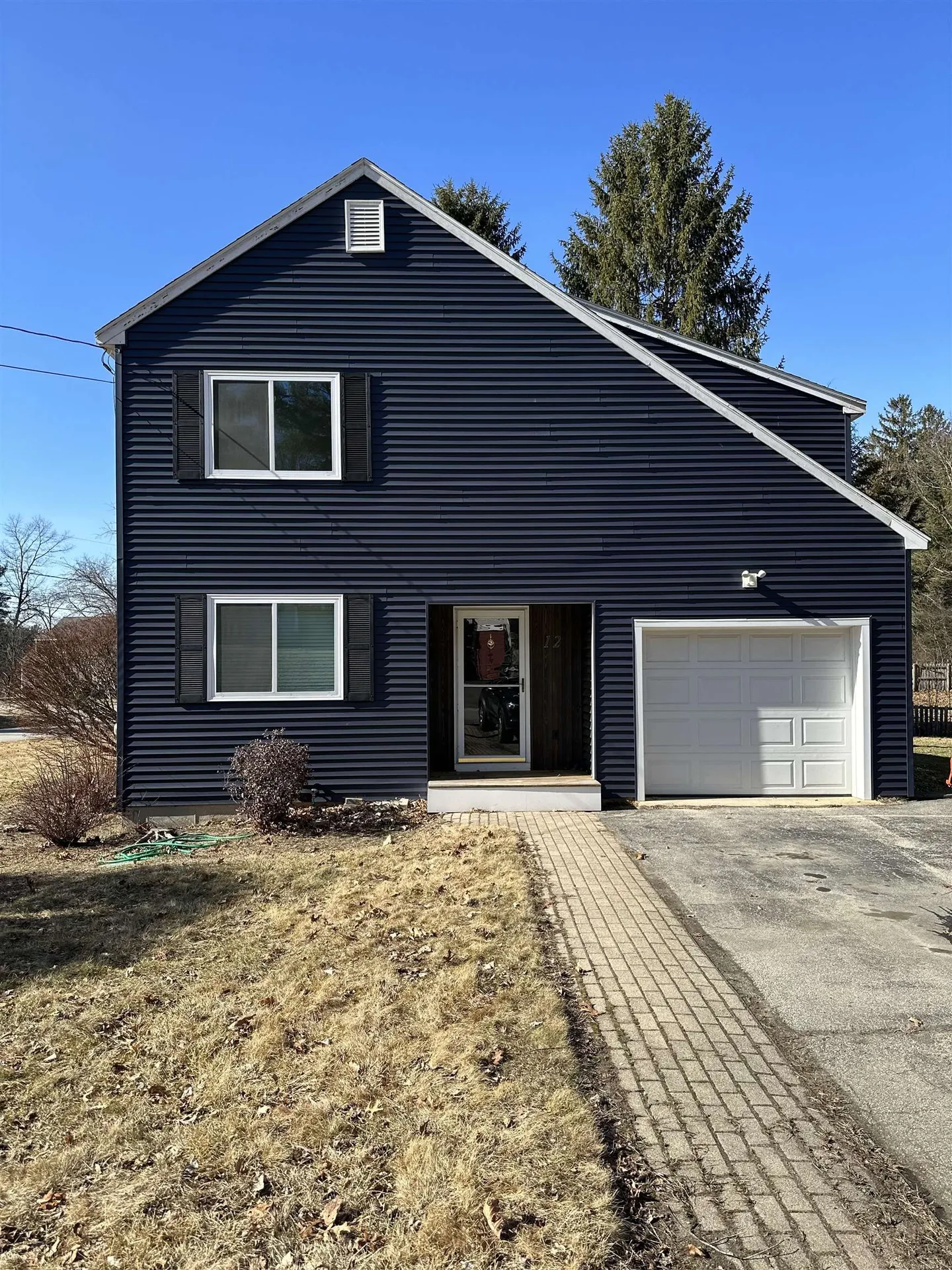 12 Carson Circle Nashua NH 03062