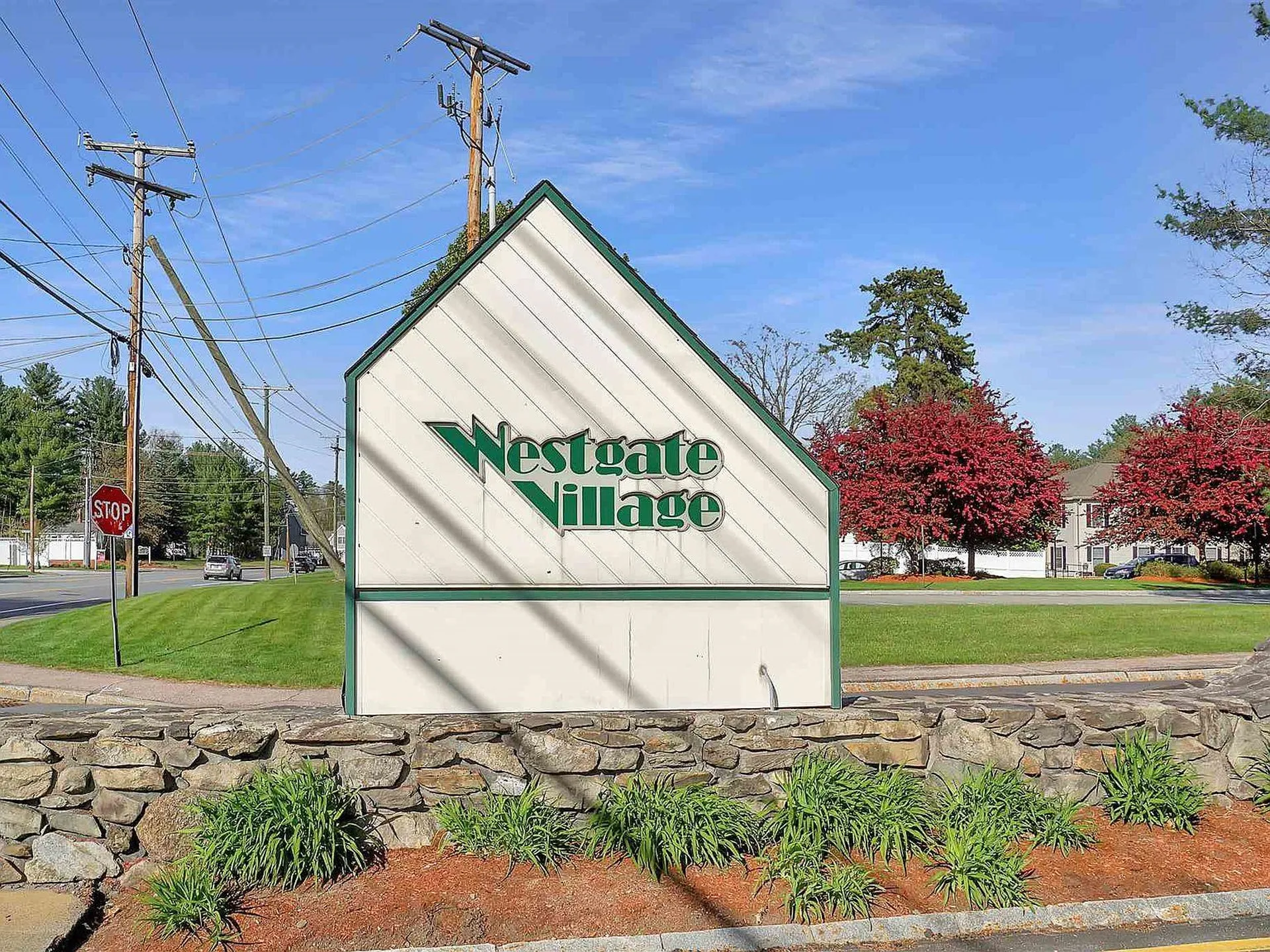12 Carson Circle Nashua NH 03062