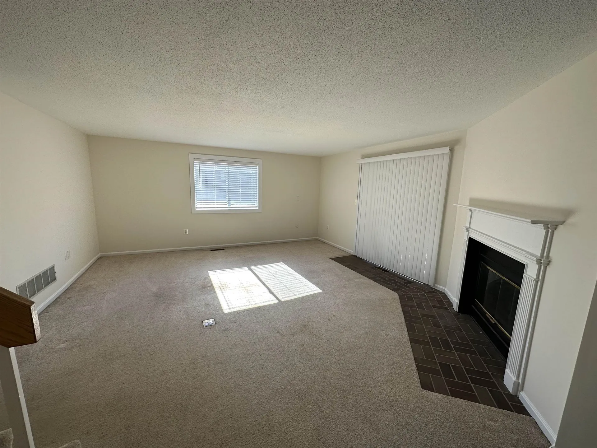 12 Carson Circle Nashua NH 03062