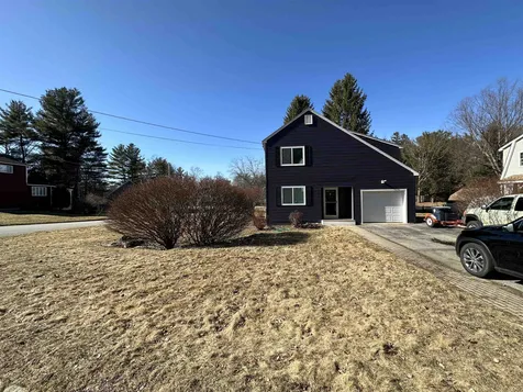 12 Carson Circle Nashua NH 03062