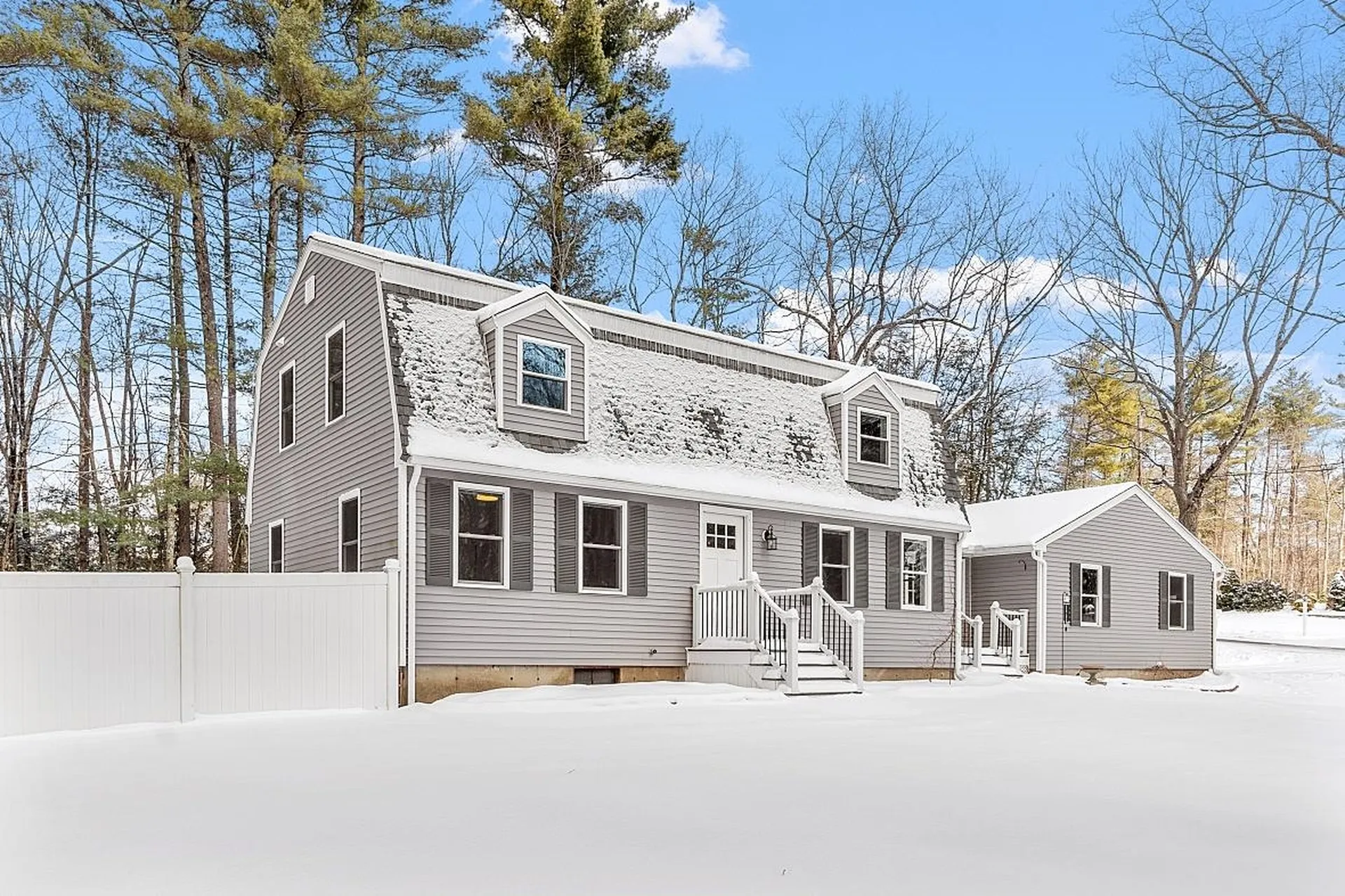 12 Oak Ridge Road Sandown NH 03873