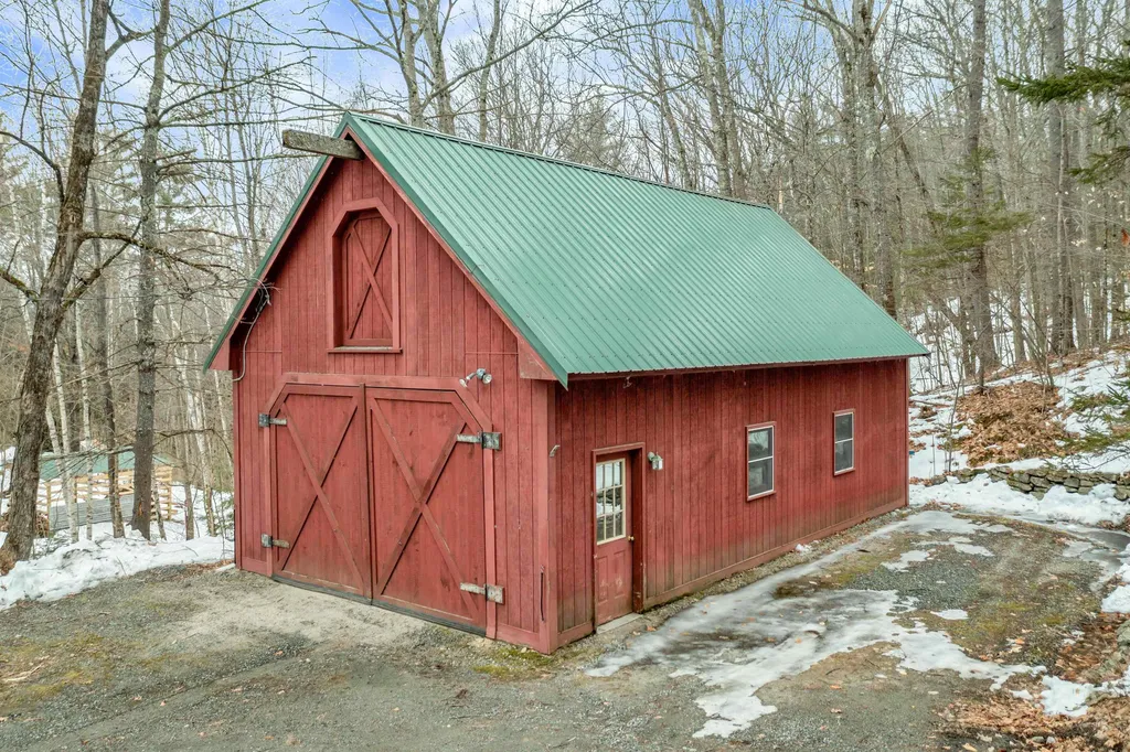 213 Cherry Hill Road Grafton NH 03240