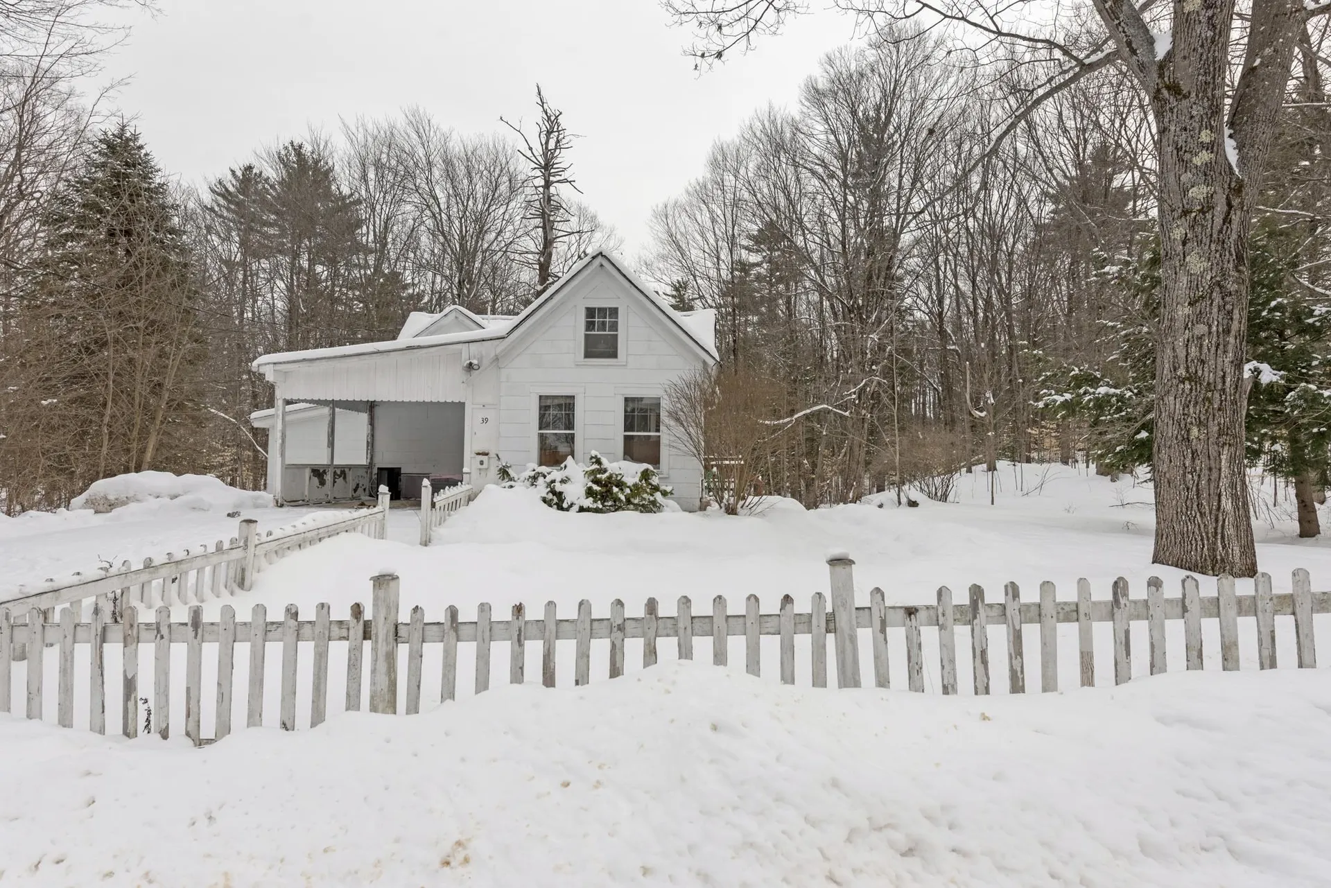 39 Pleasant Street Plymouth NH 03264