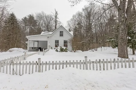 39 Pleasant Street Plymouth NH 03264