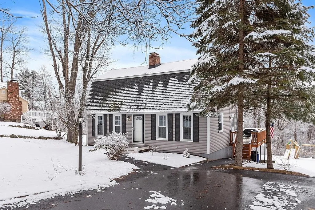 75 Stark Road Derry NH 03038