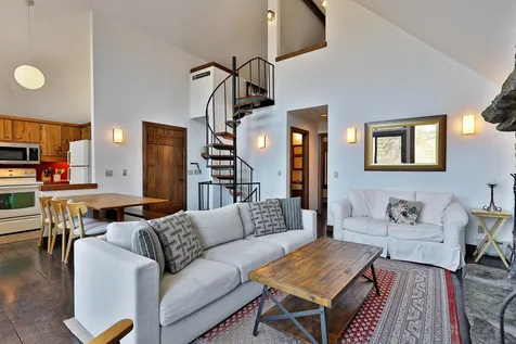 112 Forest Lane Rochester VT 05767
