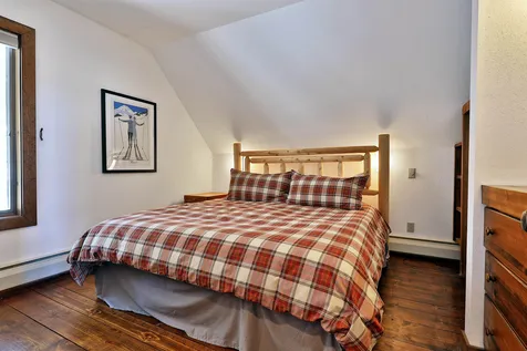 112 Forest Lane Rochester VT 05767