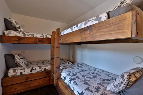112 Forest Lane Rochester VT 05767