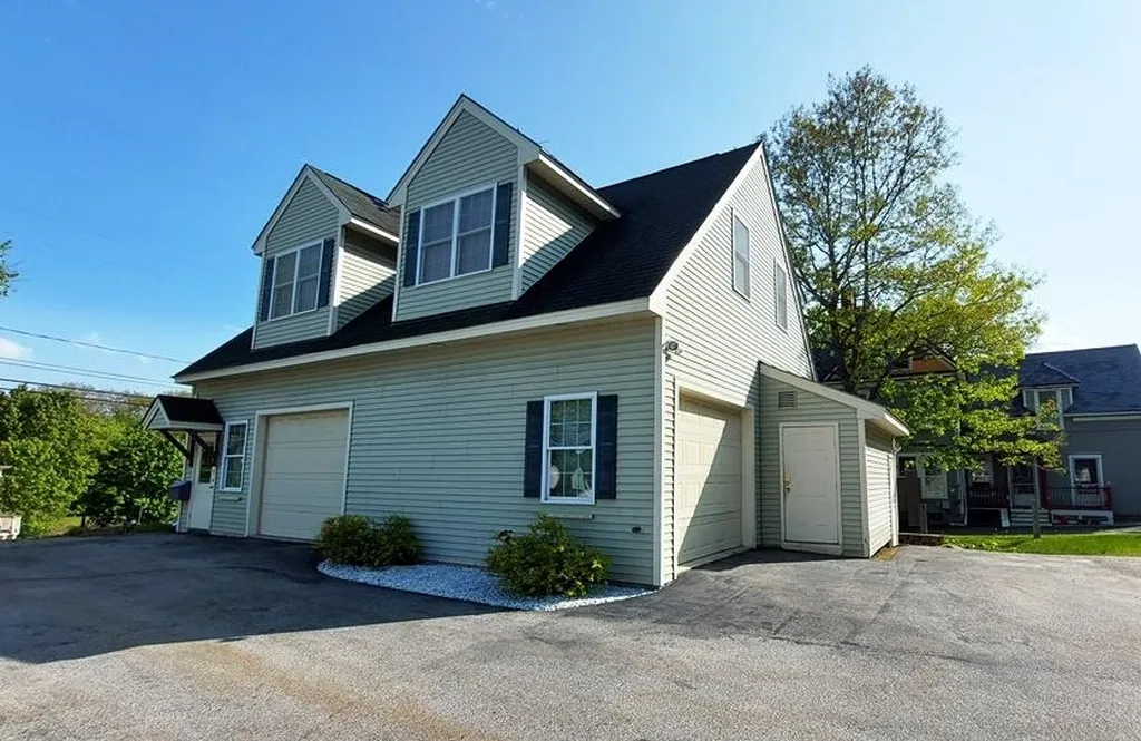 11 Spruce Street Bristol NH 03222
