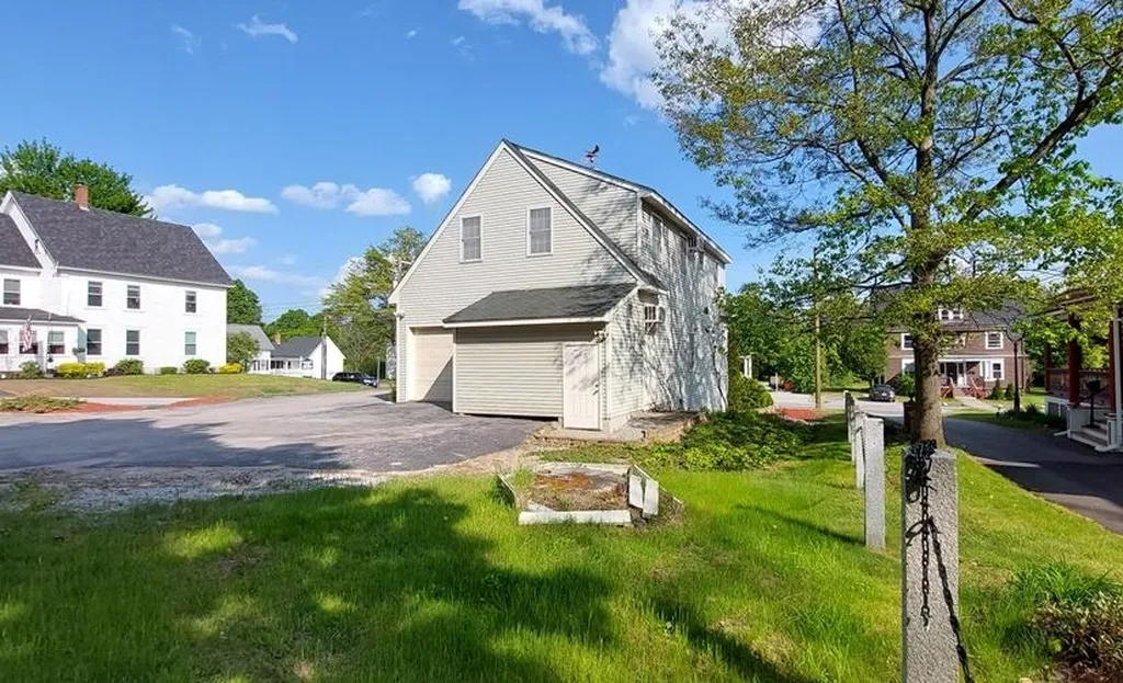 11 Spruce Street Bristol NH 03222