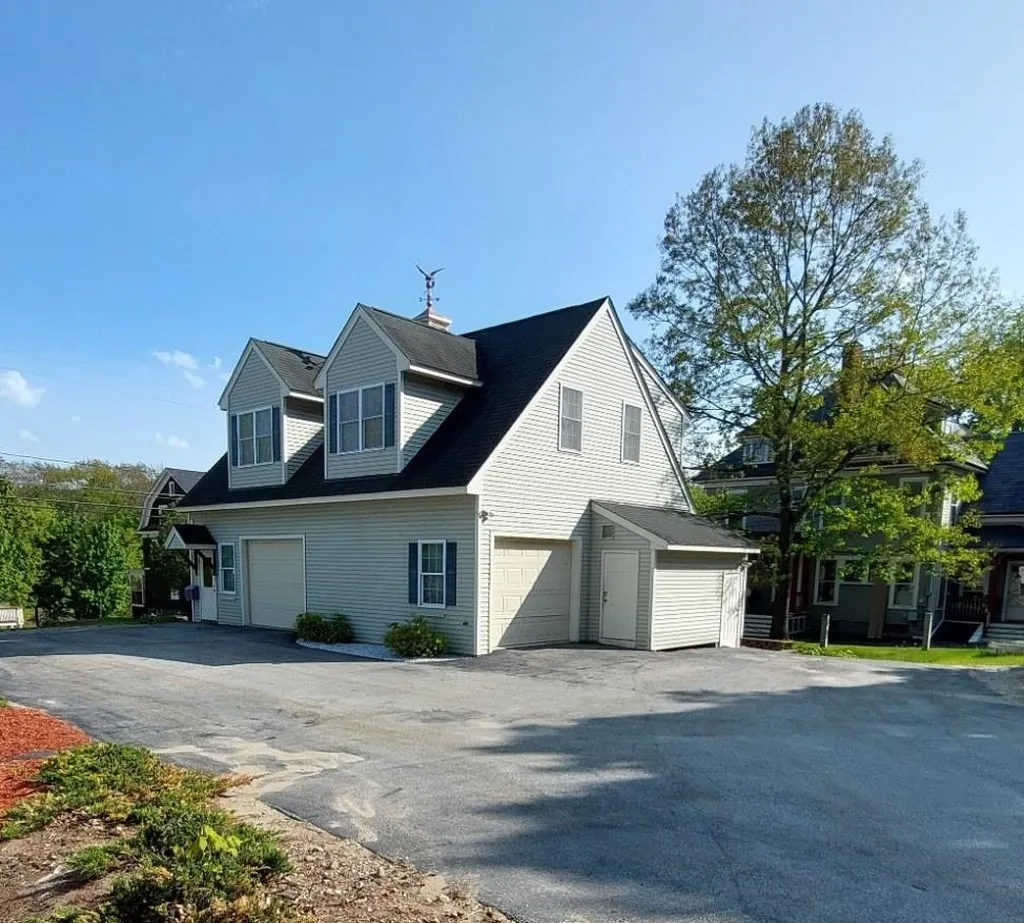 11 Spruce Street Bristol NH 03222