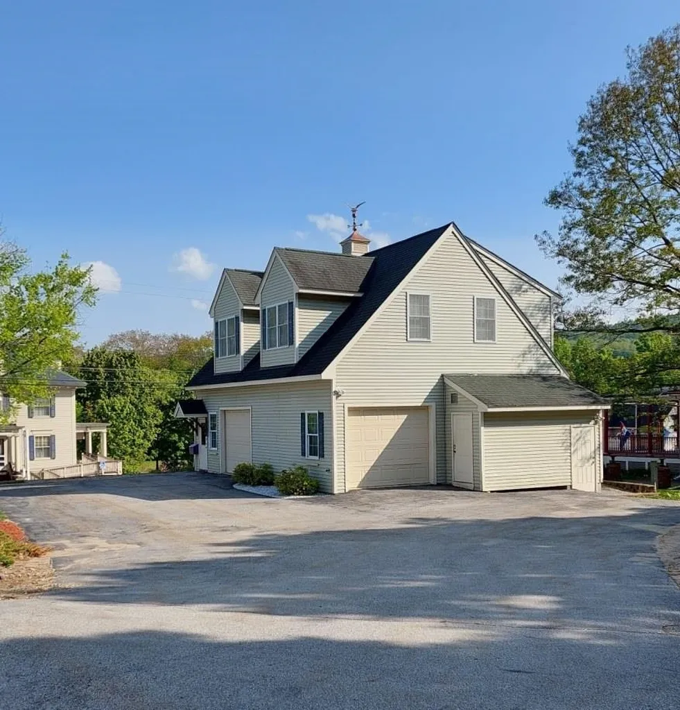11 Spruce Street Bristol NH 03222