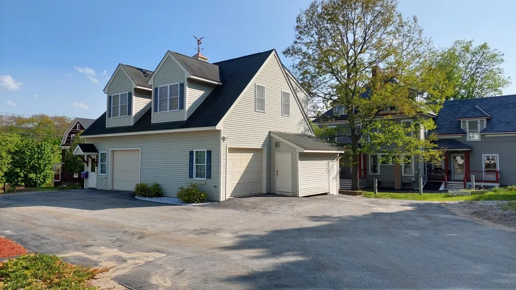 11 Spruce Street Bristol NH 03222