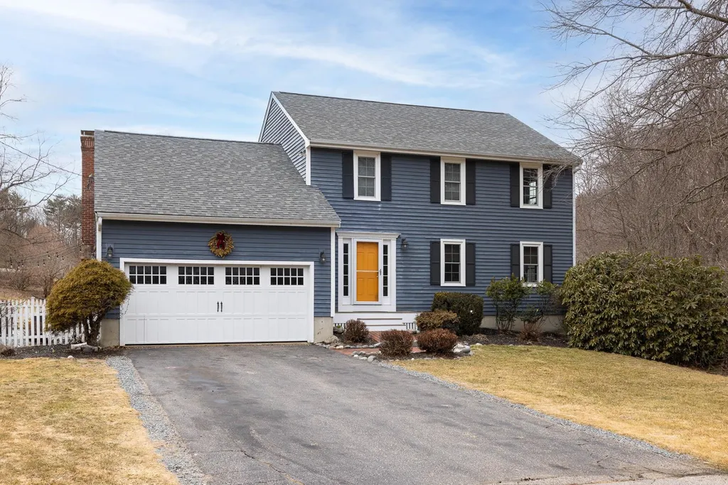 17 Lamington Hill Road Stratham NH 03885
