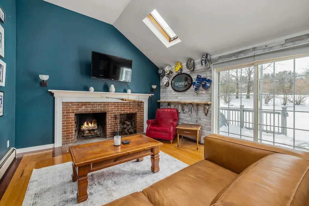 17 Lamington Hill Road Stratham NH 03885