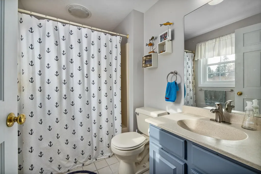 17 Lamington Hill Road Stratham NH 03885