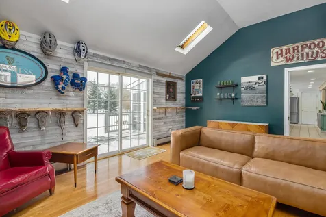 17 Lamington Hill Road Stratham NH 03885