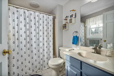 17 Lamington Hill Road Stratham NH 03885