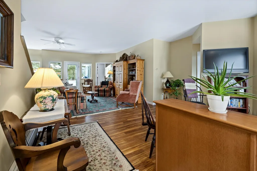 10 Skyline Way Hartford VT 05001