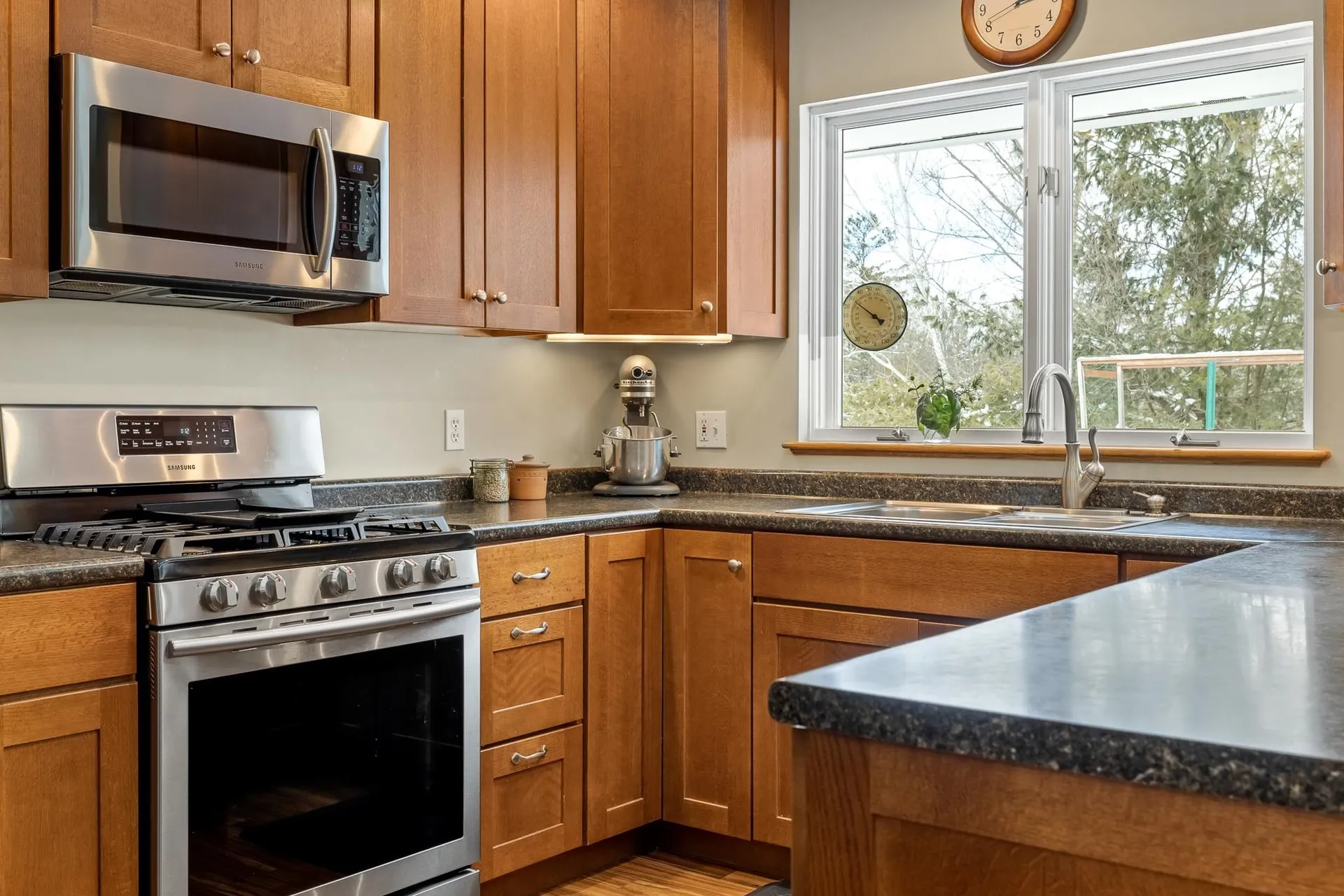 10 Skyline Way Hartford VT 05001
