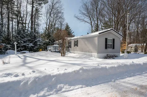 8 Deer Lane Belmont NH 03220
