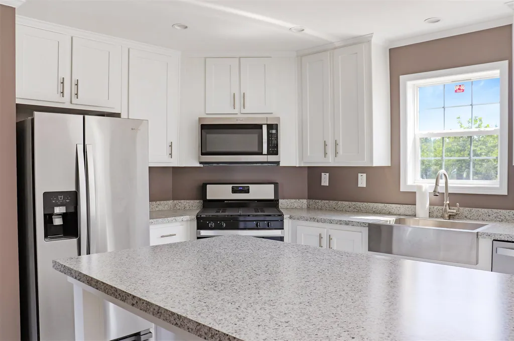 29 Margarets Way Ossipee NH 03864