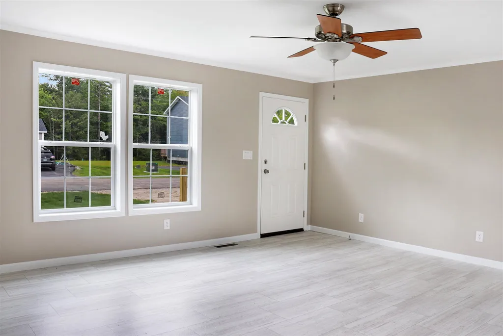 29 Margarets Way Ossipee NH 03864
