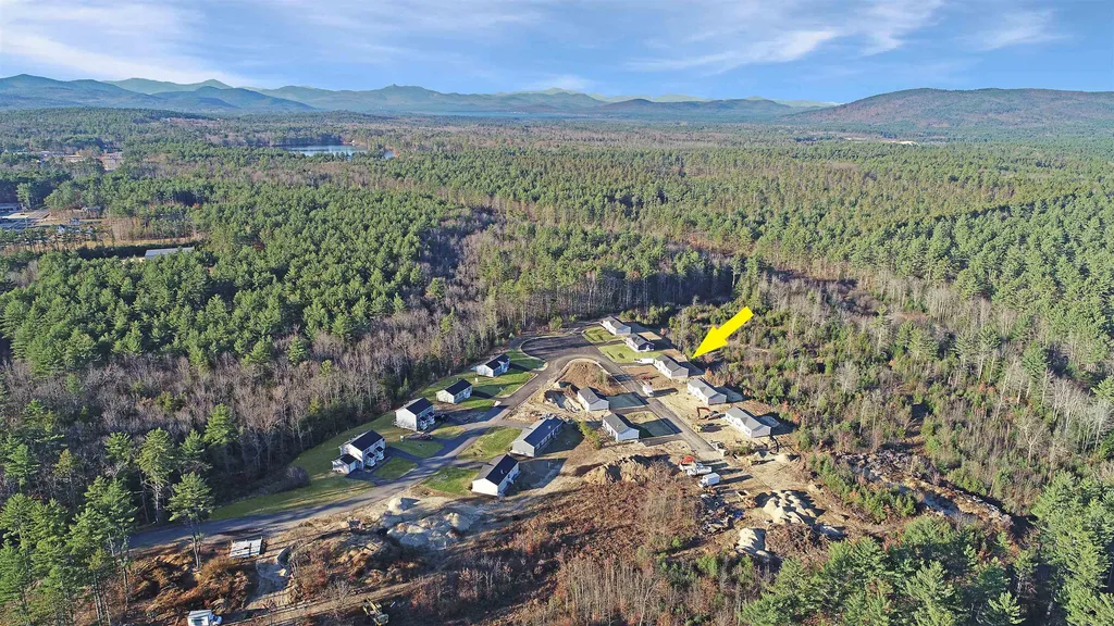 29 Margarets Way Ossipee NH 03864