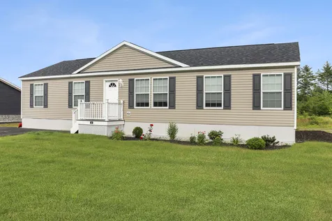 29 Margarets Way Ossipee NH 03864