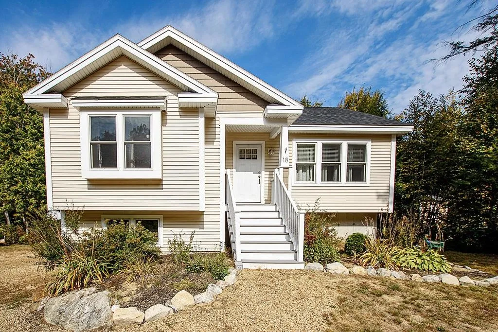 18 Winchester Drive Barnstead NH 03225