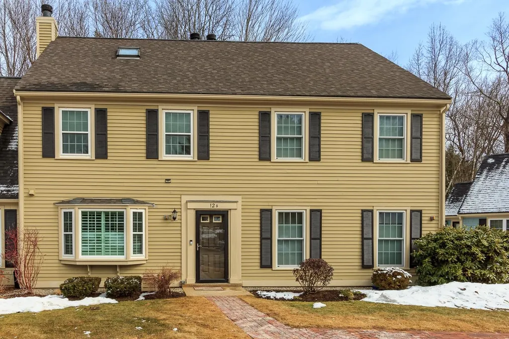 12 Independence Way Laconia NH 03246