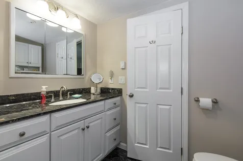 12 Independence Way Laconia NH 03246