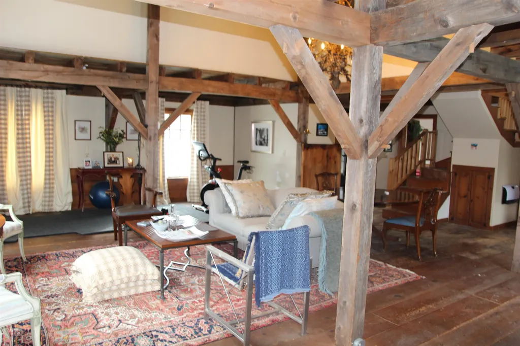 58 Greenfield Road Francestown NH 03043