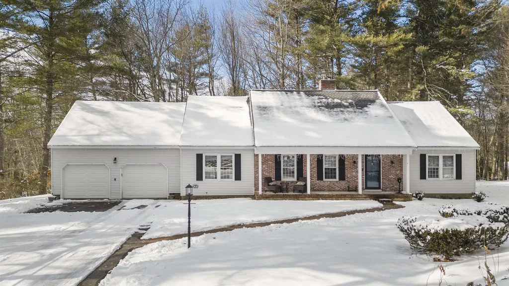 12 Galway Road Windham NH 03087