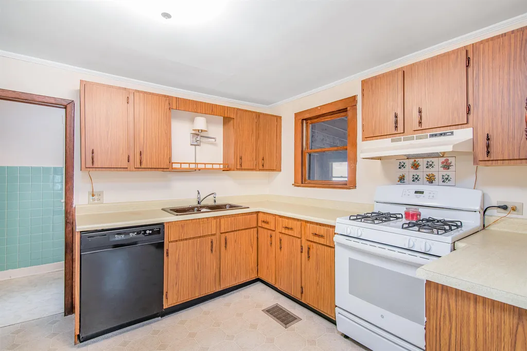 15 Pine Place Burlington VT 05401