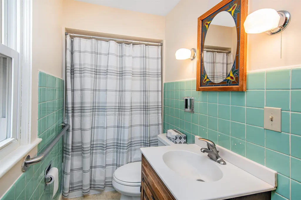 15 Pine Place Burlington VT 05401