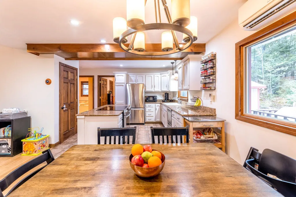 10 Brady Road Enfield NH 03748